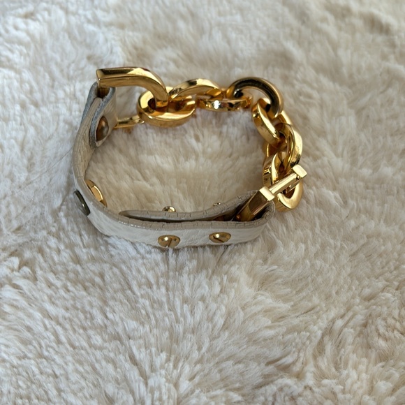 Leather and gold hardware bracelet. - Picture 6 of 6